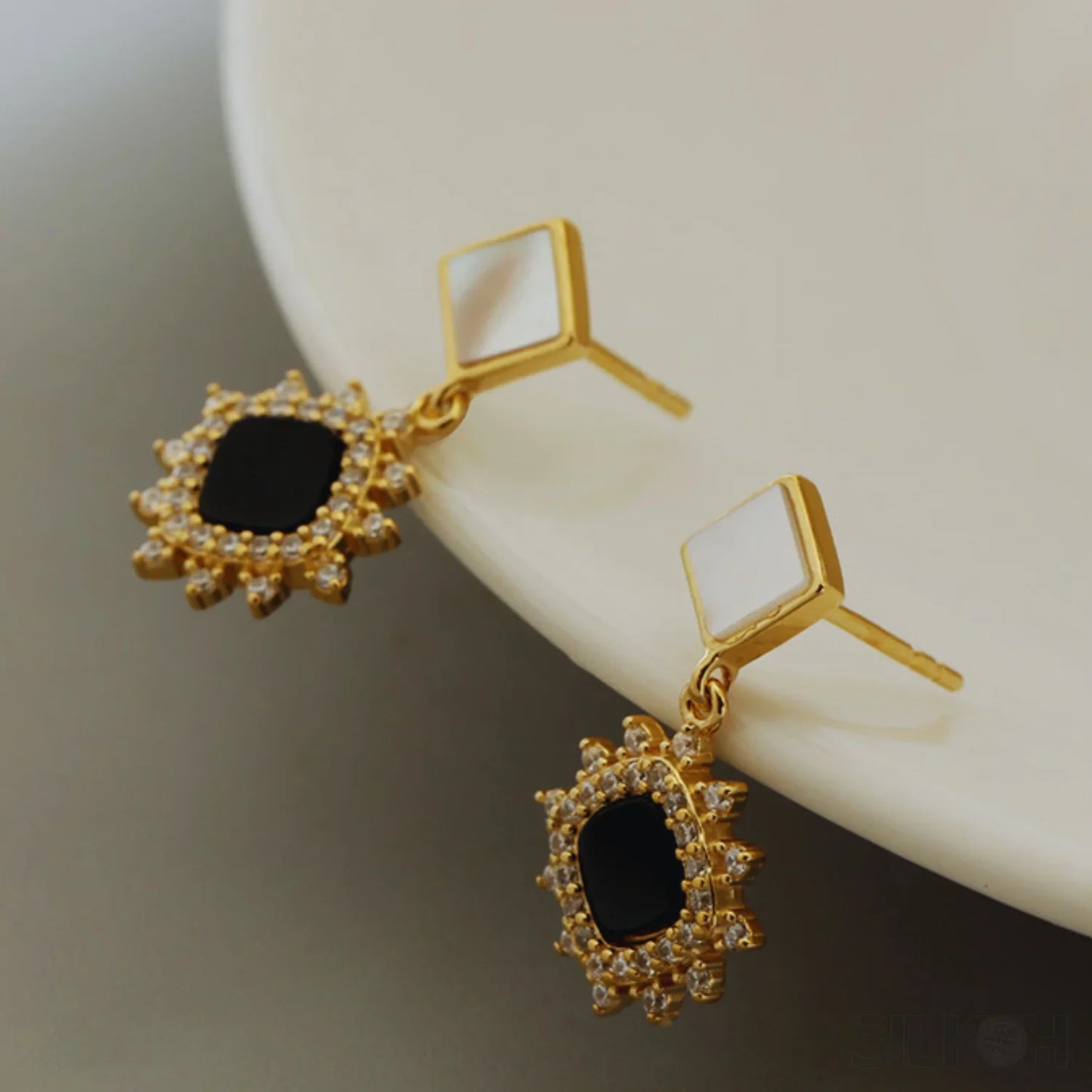 18K Gold Plated Sterling Silver Stud Sunflower Earrings Amira - Sassygrove