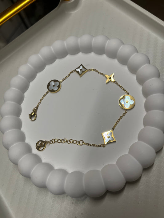 Mother of pearl vl bracelet - Sassygrove