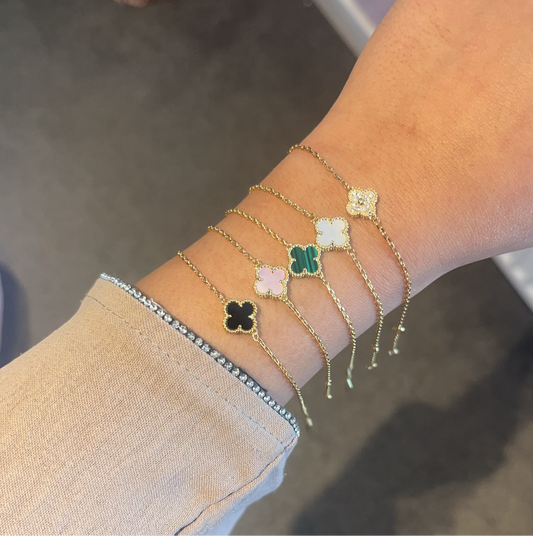 Single clover stamps dainty bracelet - Sassygrove