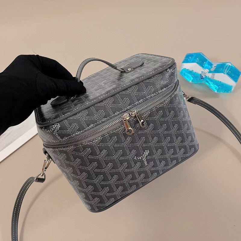 Elegant Vanity Crossbody - Sassygrove