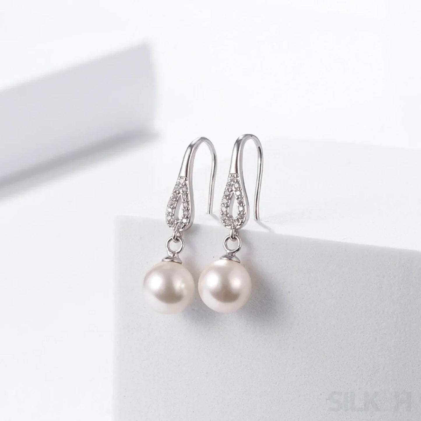 925 Sterling Silver Pearl Dangle Earrings Alexandra - Sassygrove