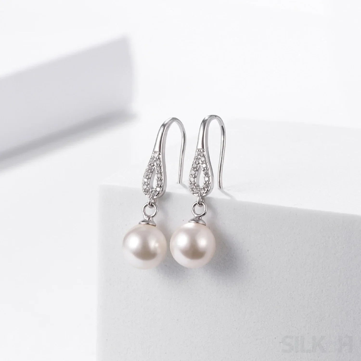 925 Sterling Silver Pearl Dangle Earrings Alexandra - Sassygrove