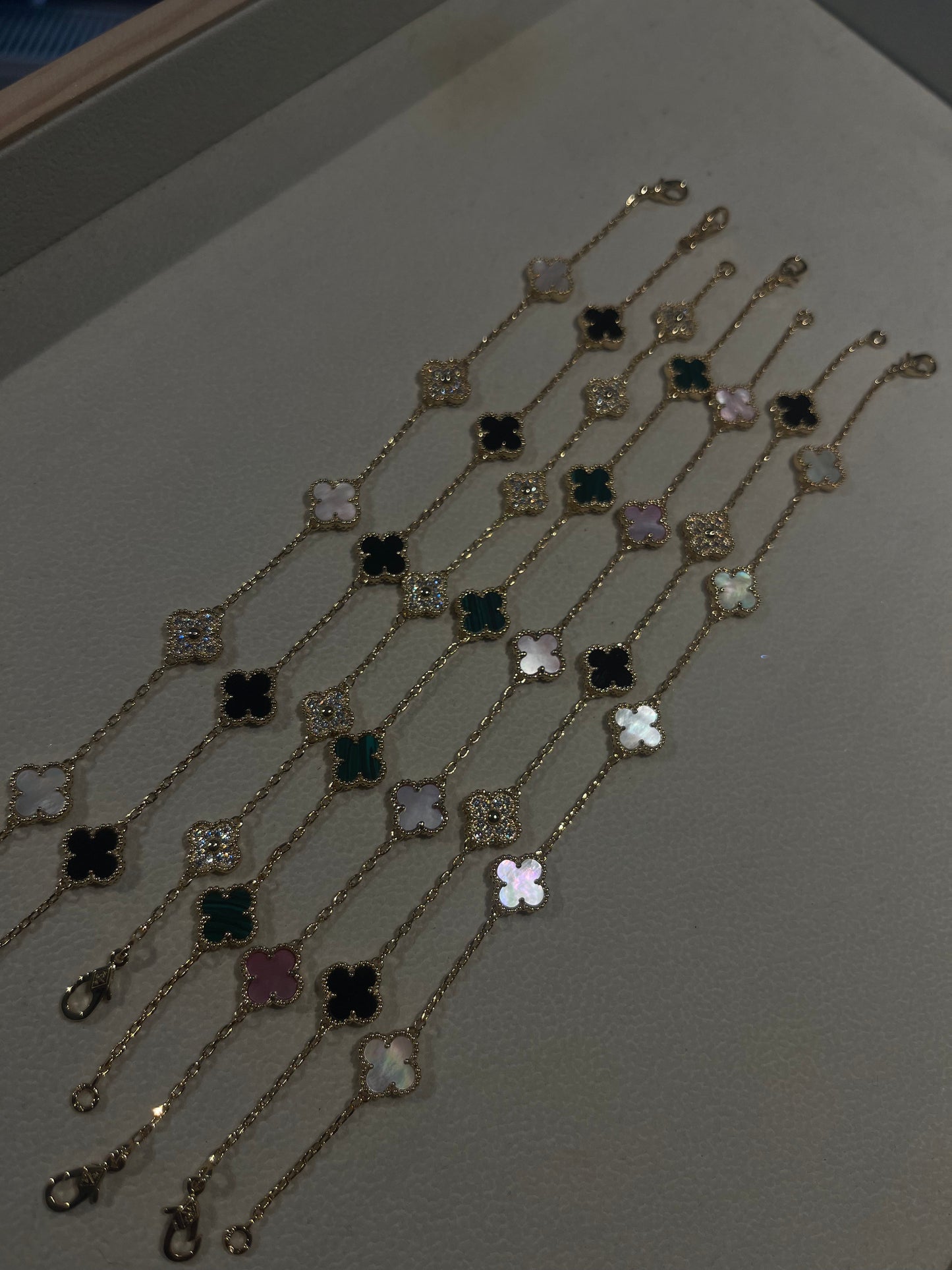 Mini Stamp Clover Bracelet - Sassygrove