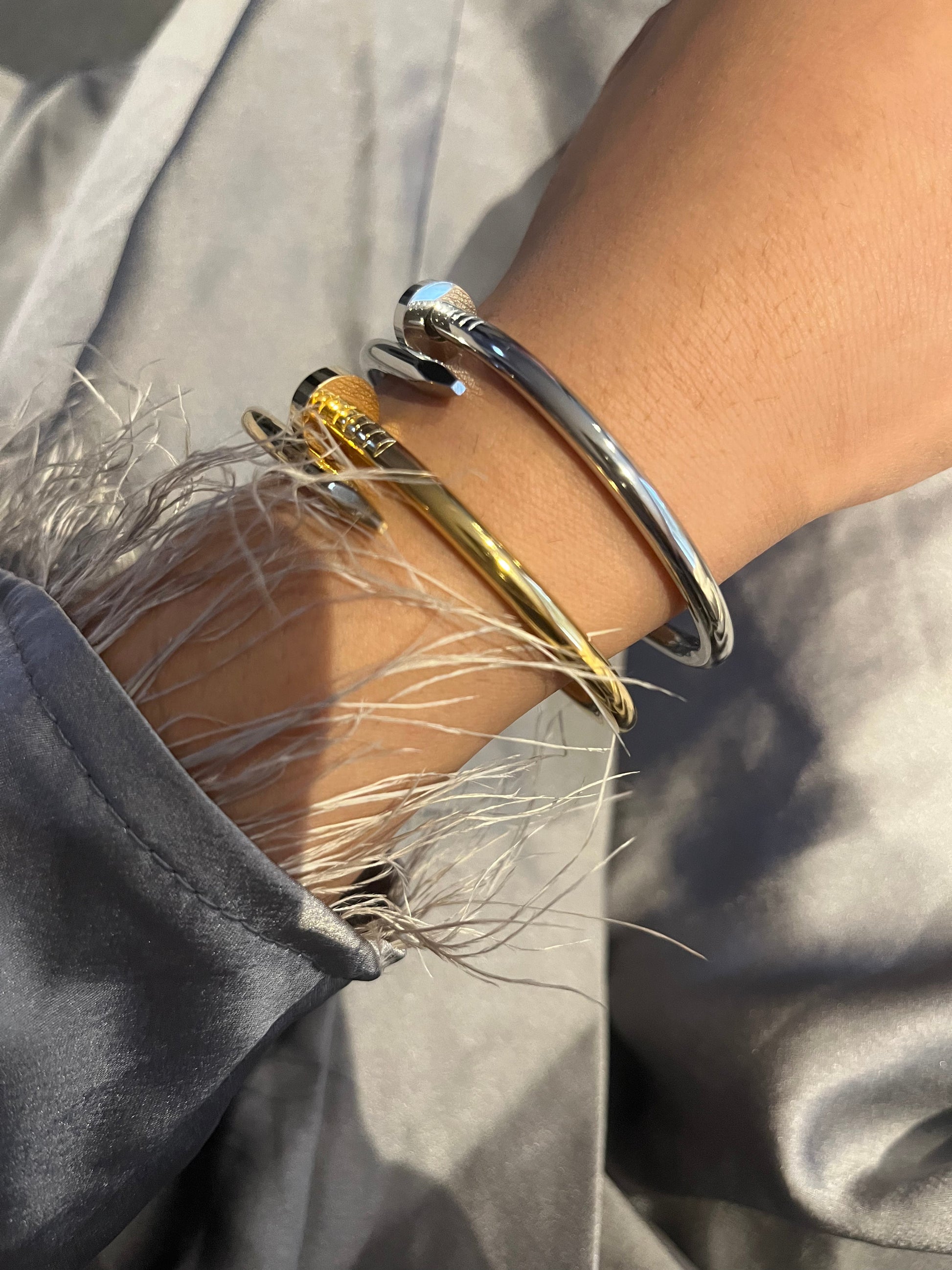 ARIJ plain stamped pin bangle - Sassygrove