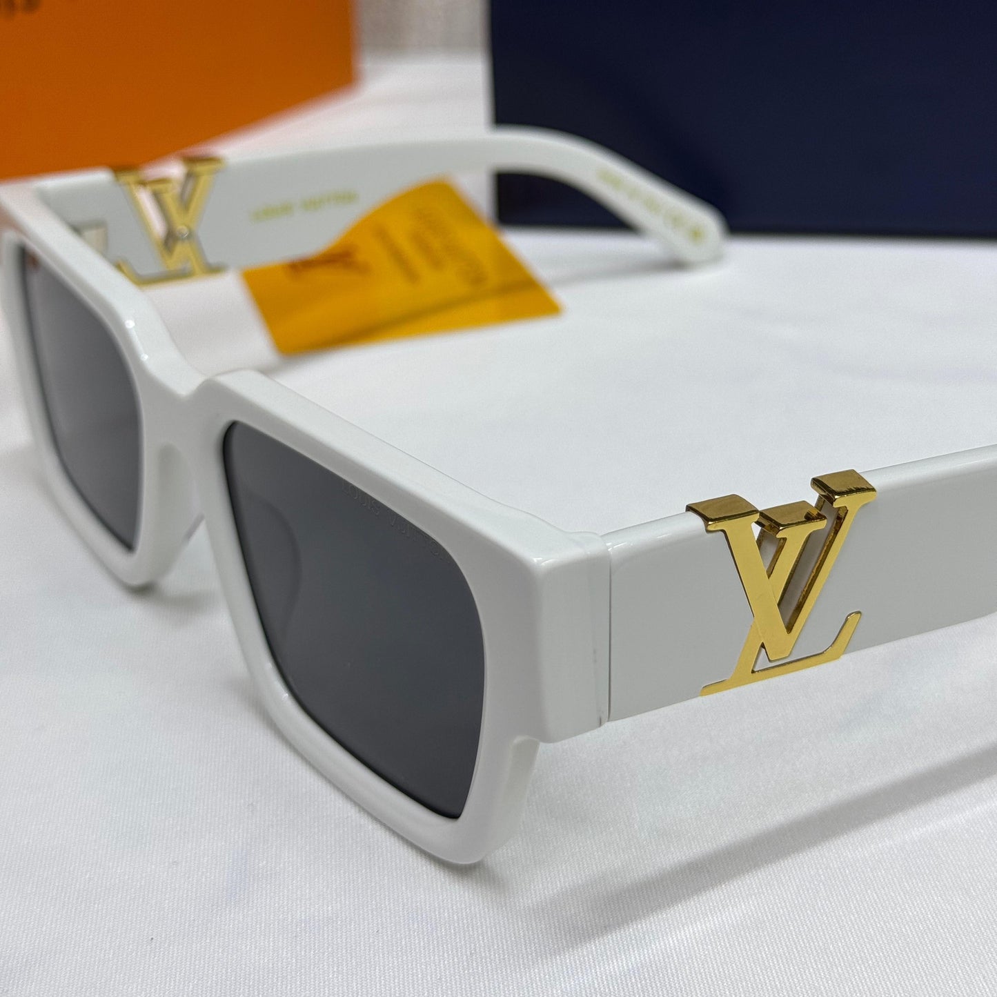 Louis Vuitton LV Link Square Sunglasses - Sassygrove