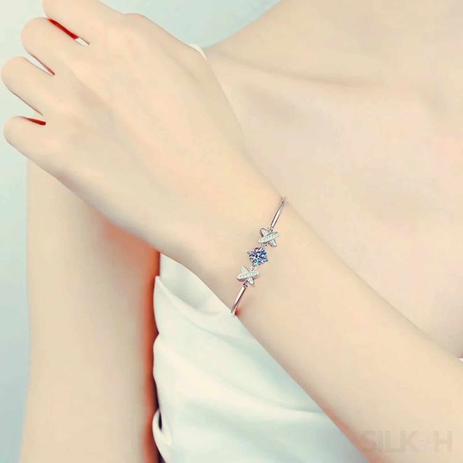 Chic Cross Letter Moissanite Bracelet Cam - Sassygrove