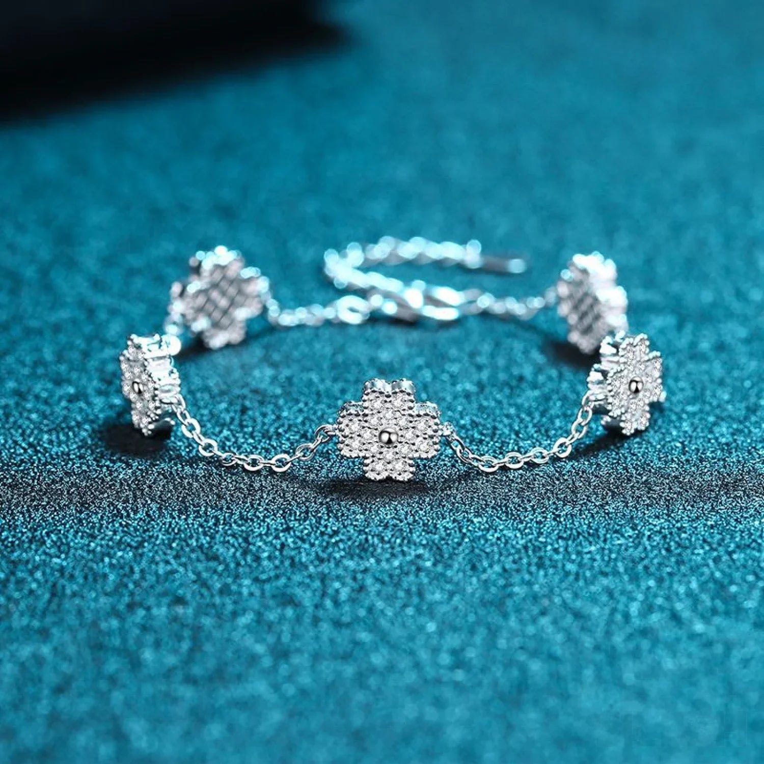 Everyday Clover Moissanite Bracelet Ava - Sassygrove