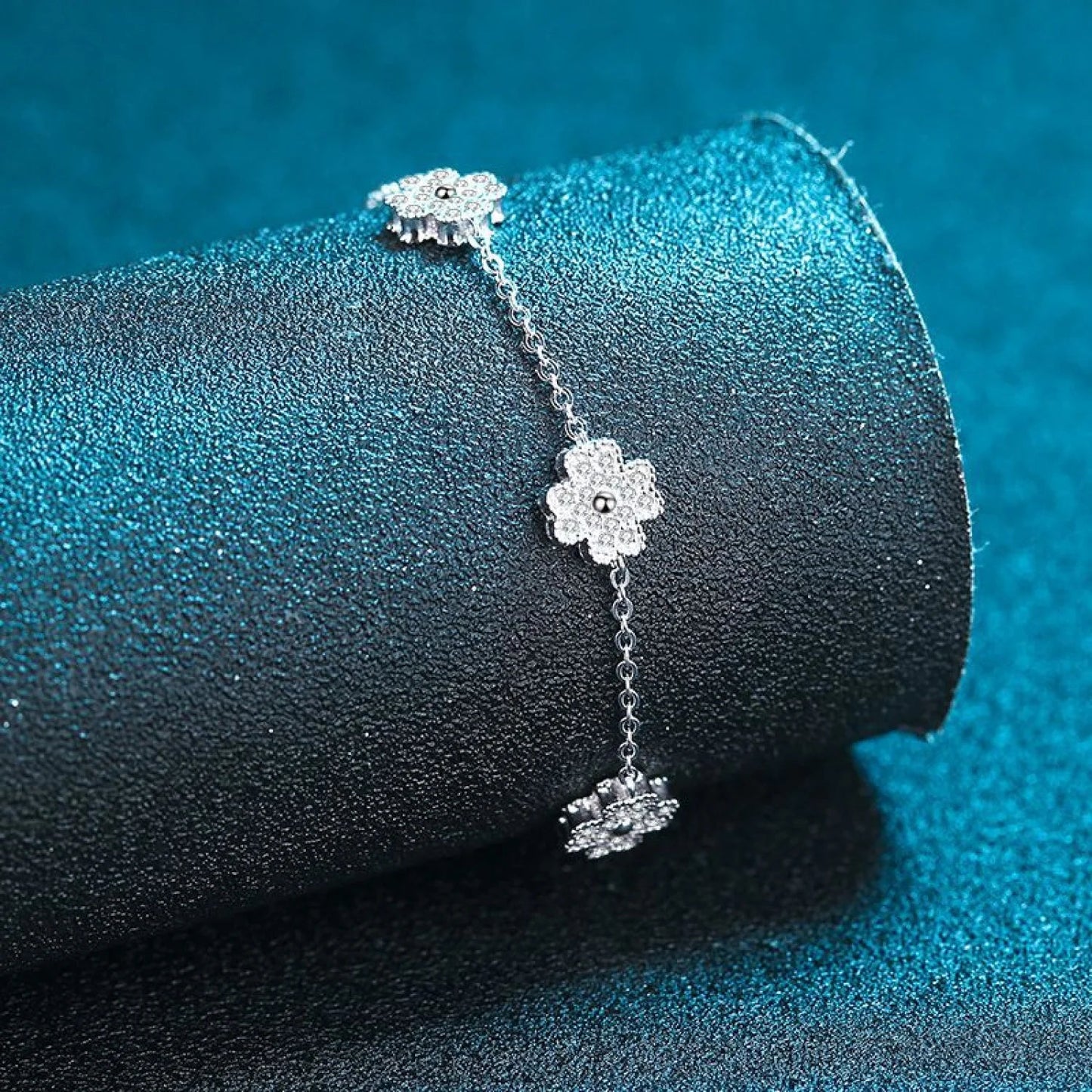 Everyday Clover Moissanite Bracelet Ava - Sassygrove