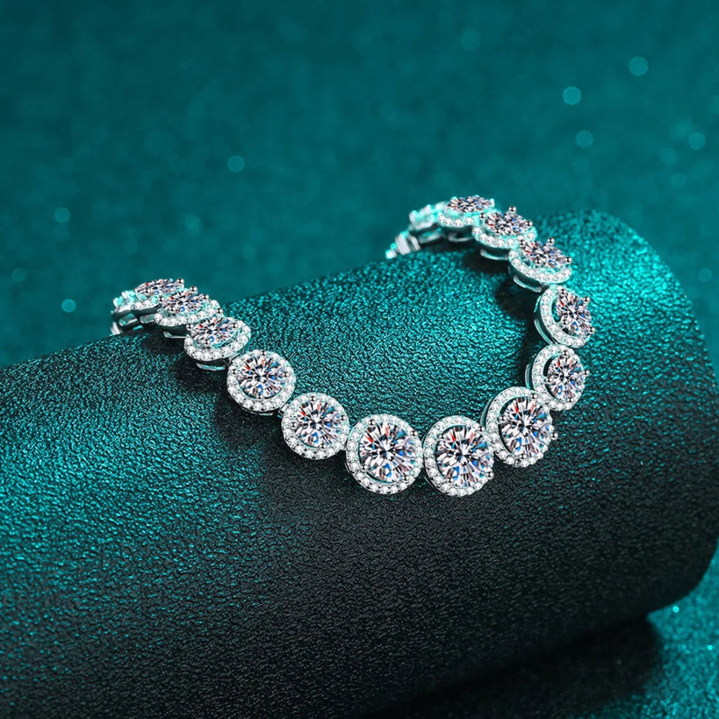 Luxury Cow Head Moissanite Bracelet Amy - Sassygrove