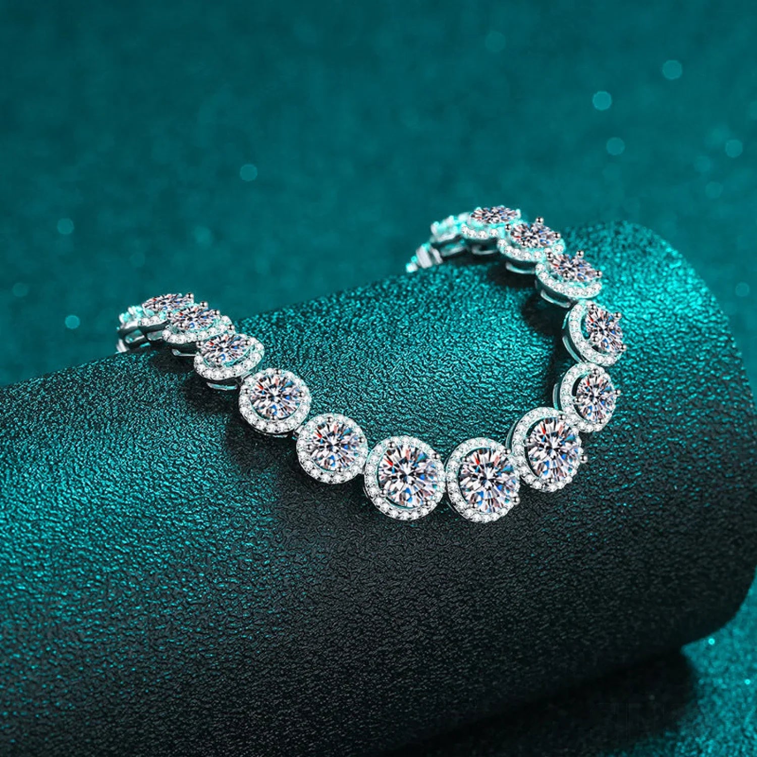 Luxury Cow Head Moissanite Bracelet Amy - Sassygrove