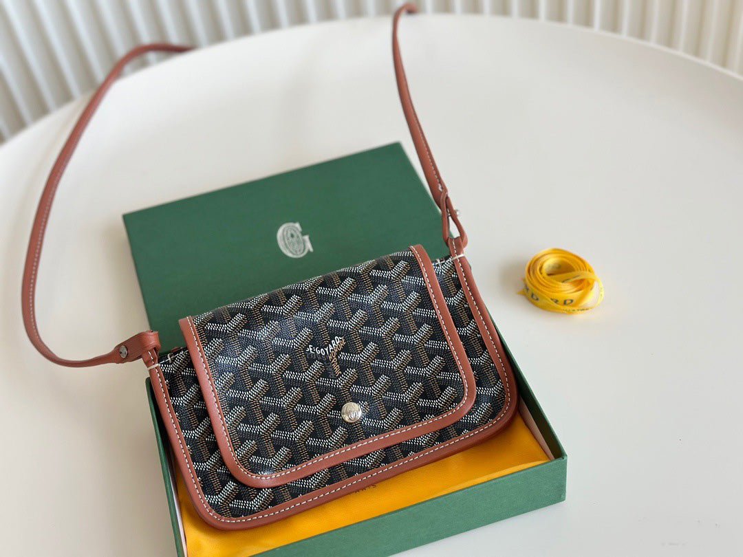 Sleek Bi-Fold Wallet - Sassygrove