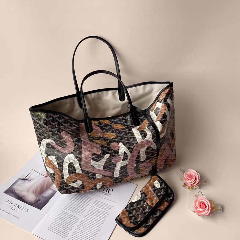 Vivara Signature Carryall - Sassygrove