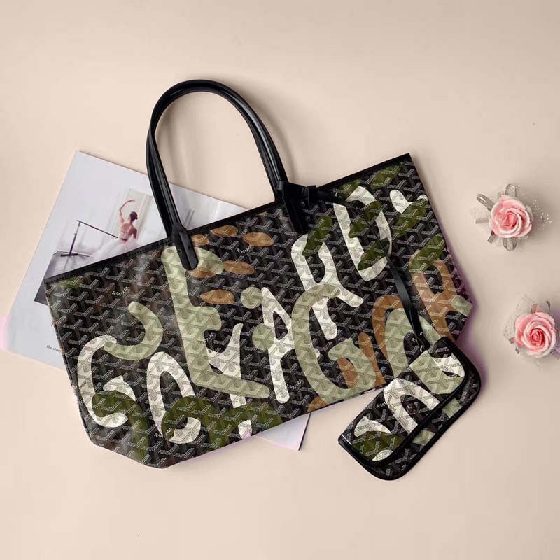 Vivara Signature Carryall - Sassygrove