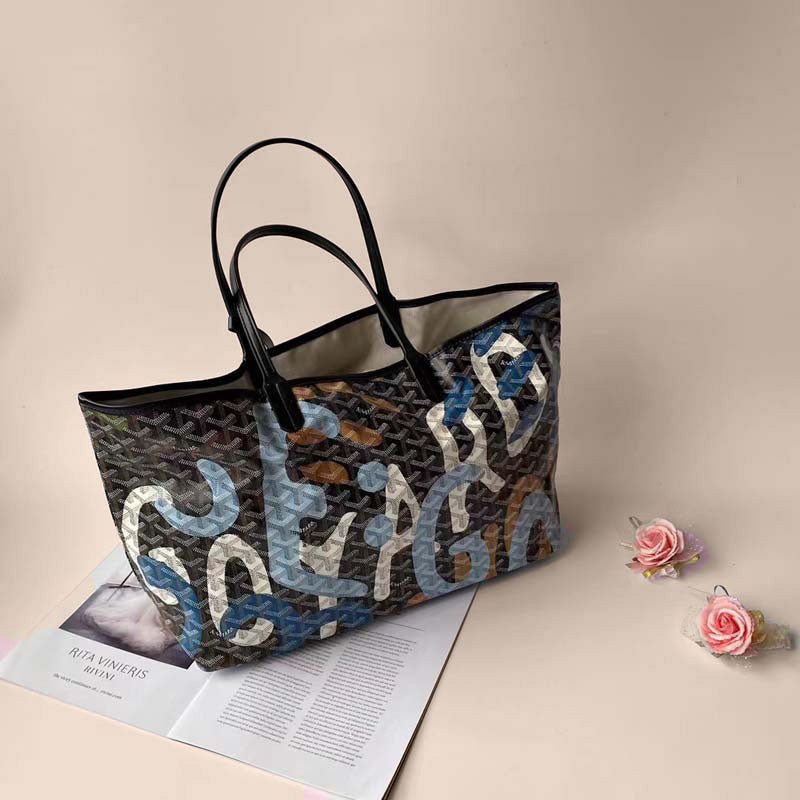 Vivara Signature Carryall - Sassygrove