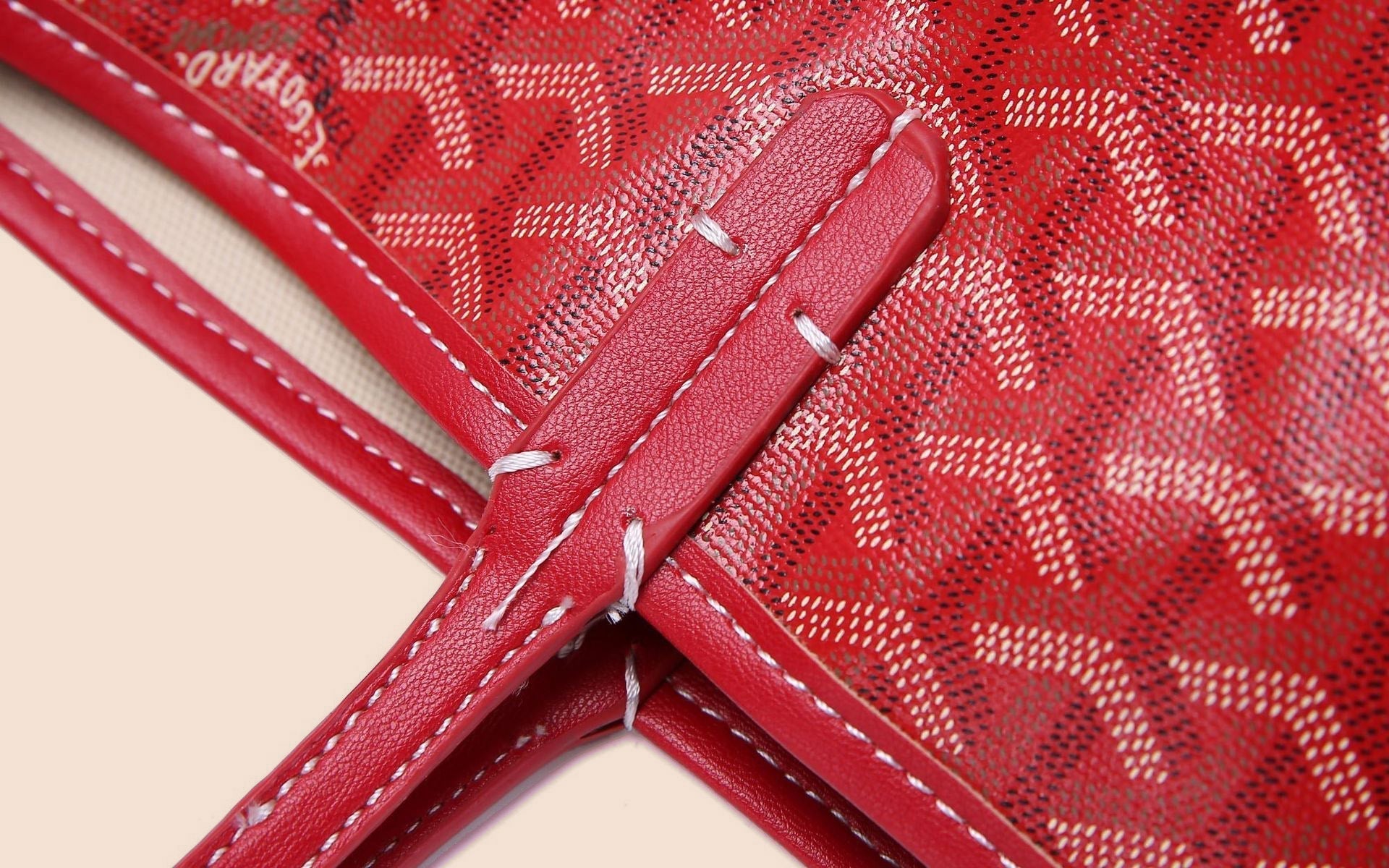 Vivara Signature Carryall - Sassygrove
