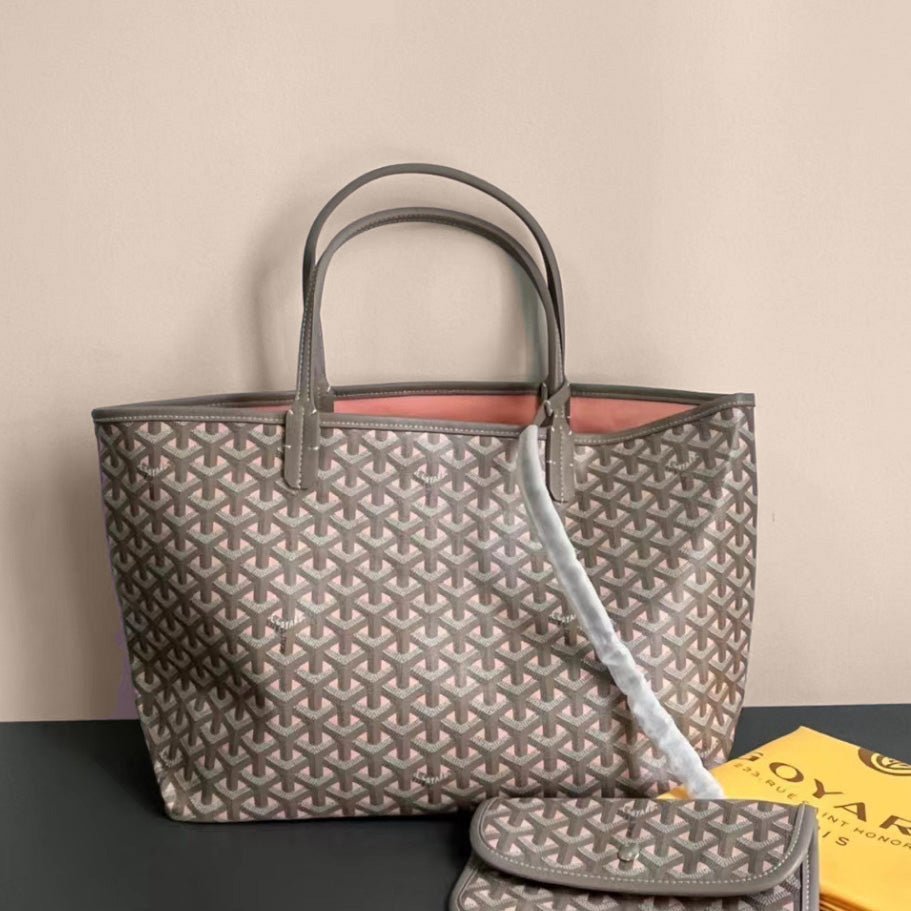 Vivara Signature Carryall - Sassygrove