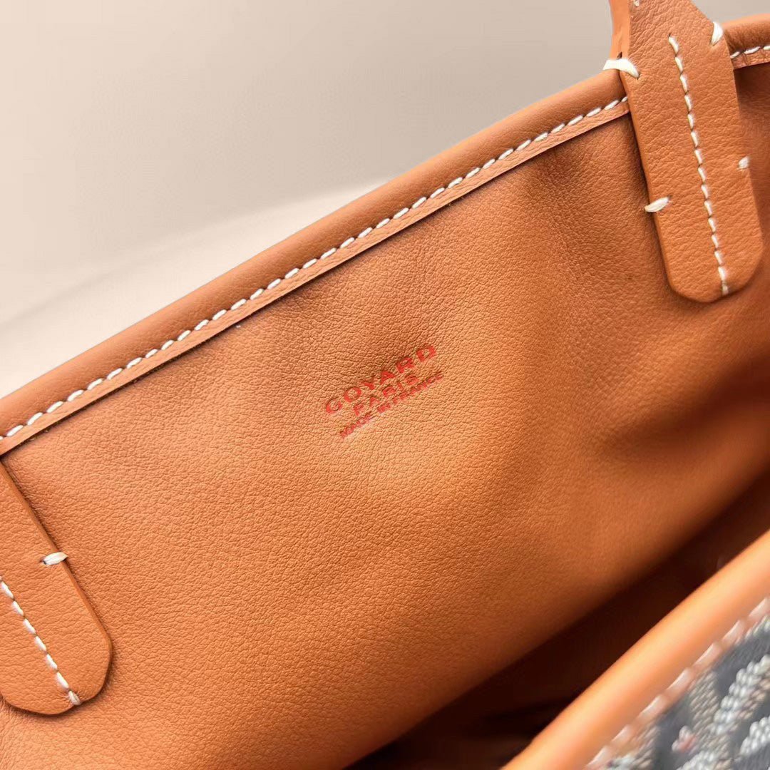 Veyra Revesible Mini Tote