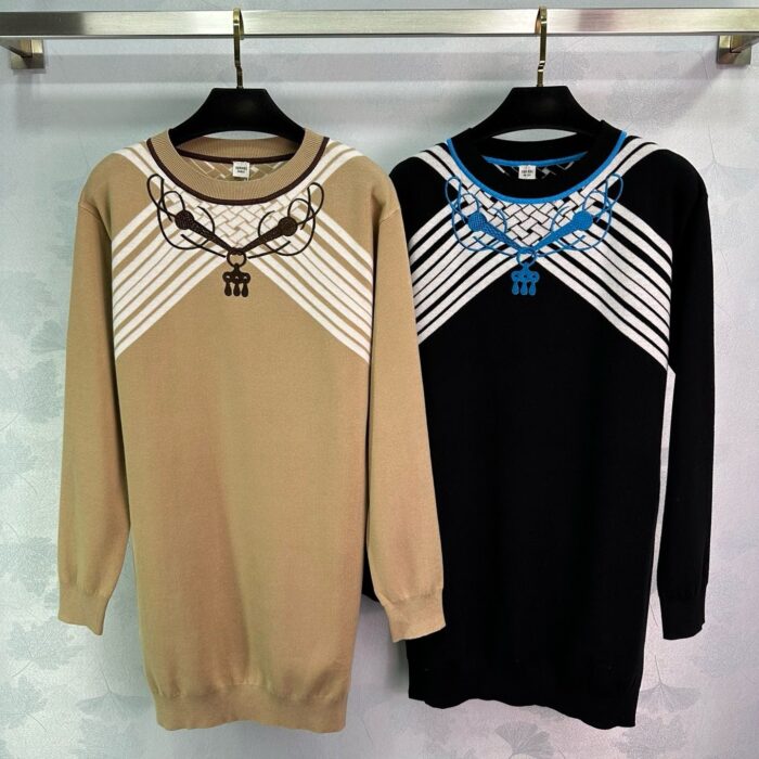 Equestrian Chain Motif Sweaters - Sassygrove