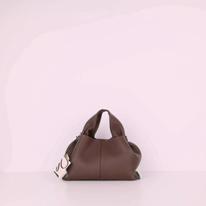 Numéro Neuf - Sassygrove