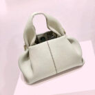 Numéro Neuf - Sassygrove